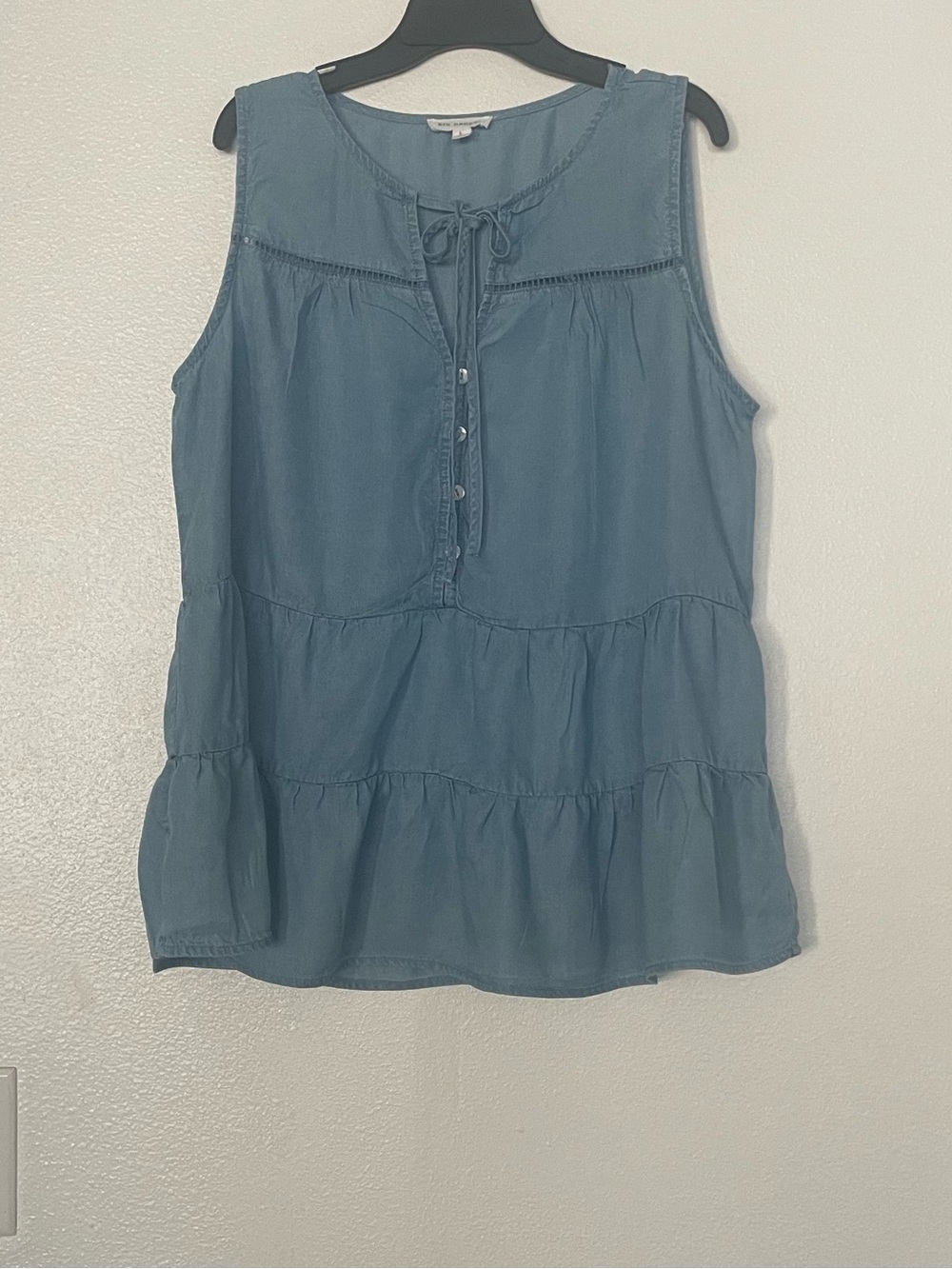 Blu Pepper Sleeveless Tiered Chambray Tank Top - Blue